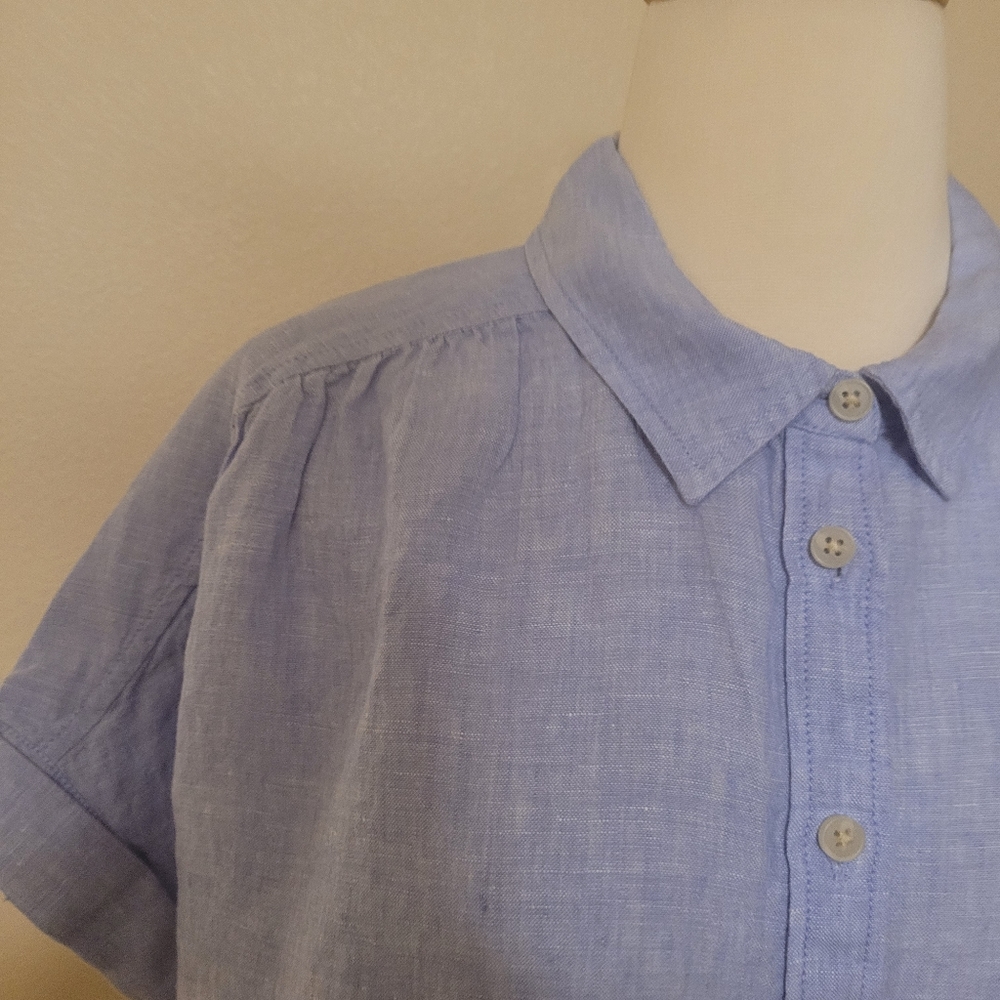 J crew Large short sleeve blue linen bottn down top